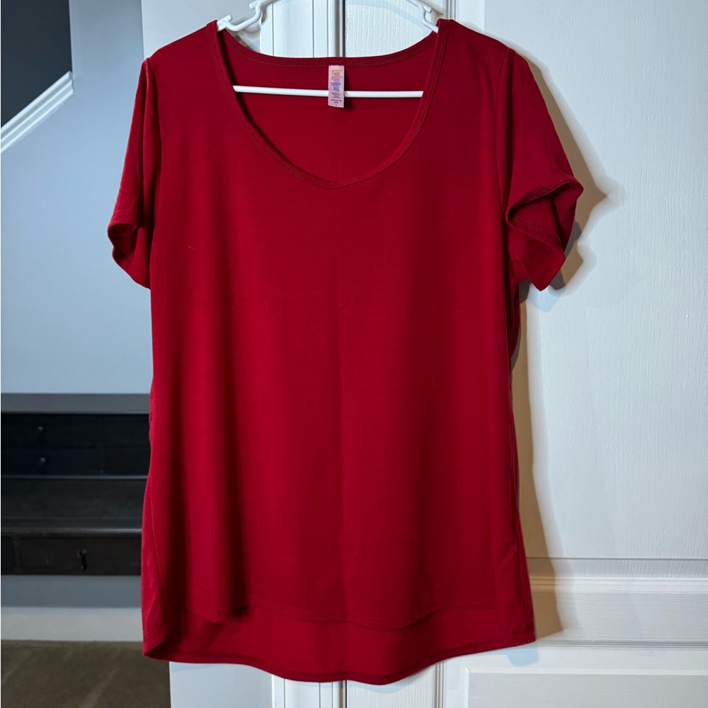 Lularoe Classic Tee, size L, red color